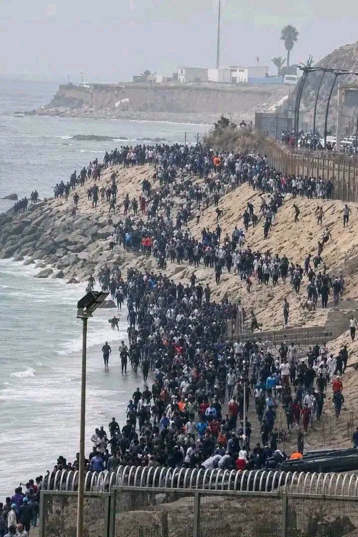 España y Marruecos acuerdan devolver a inmigrantes irregulares en Ceuta y Melilla España y Marruecos acuerdan devolver a inmigrantes irregulares en Ceuta y Melilla